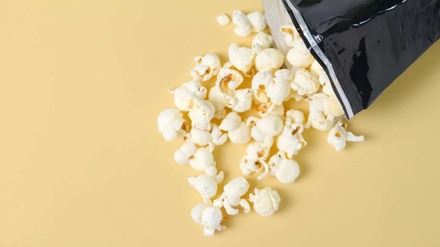 Smart food White Chedder Popcorn 155g Bag - Image 2
